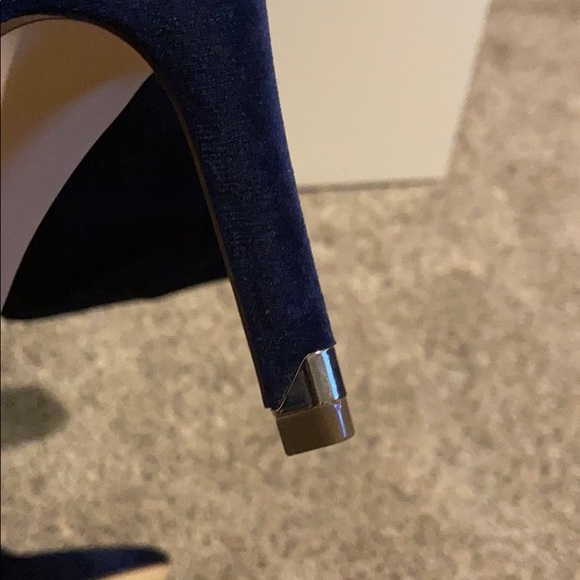 Boots - Picture 3 of 7